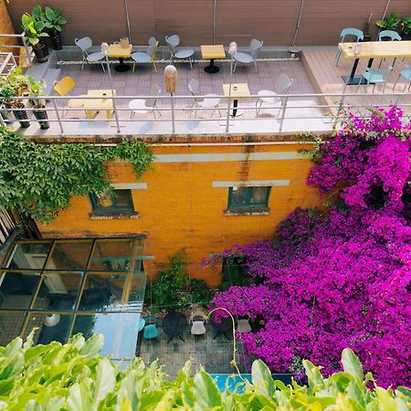 The Cloudland International Youth Hostel Close To The City Center,10 Min Walks To The Subway, Close To The Night Market, Old Street, Green Lake, English-Speaking Service, Free Activity Convenient Payment And Visa Cards Are Accepted Куньмін Екстер'єр фото