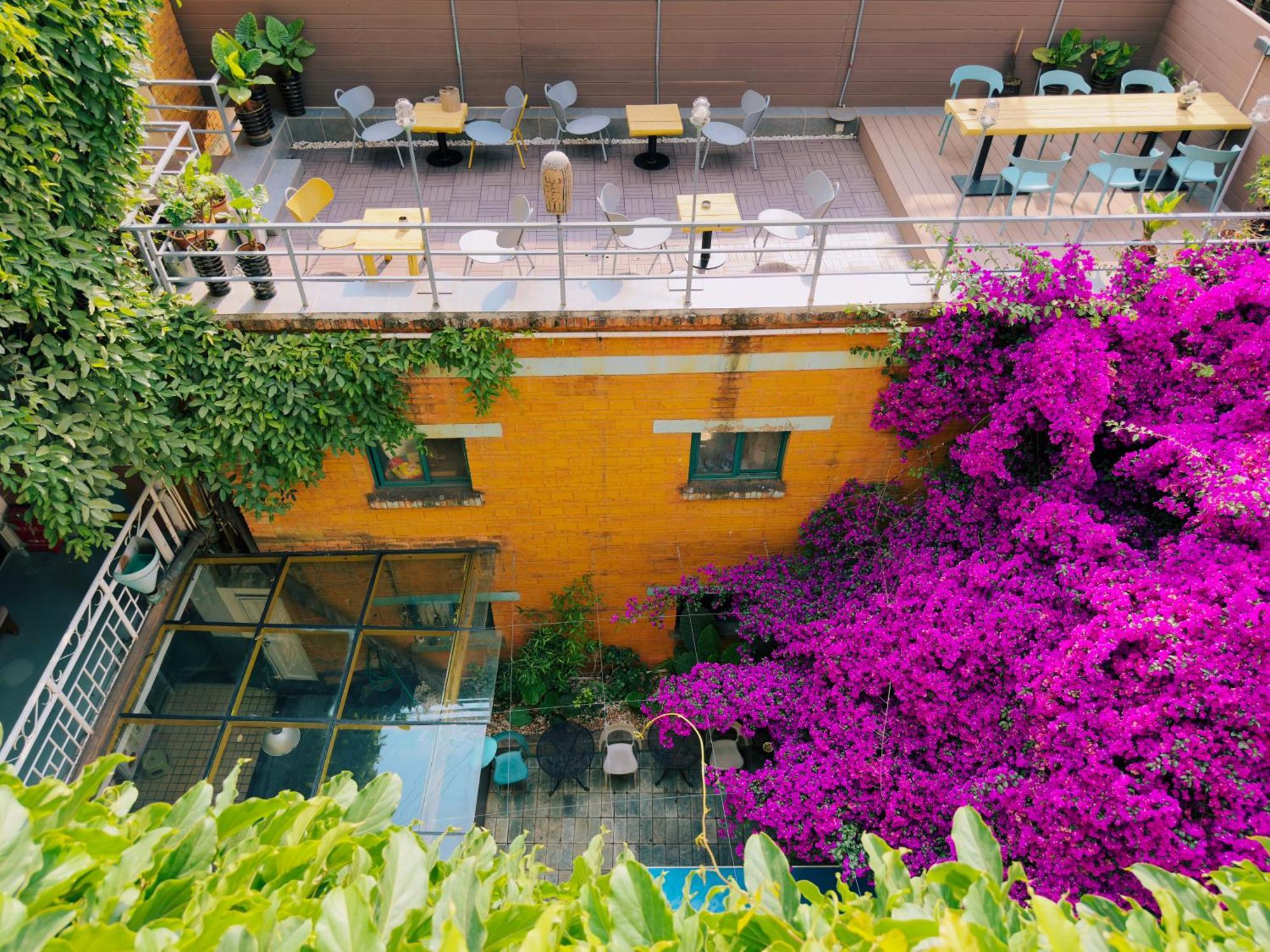 The Cloudland International Youth Hostel Close To The City Center,10 Min Walks To The Subway, Close To The Night Market, Old Street, Green Lake, English-Speaking Service, Free Activity Convenient Payment And Visa Cards Are Accepted Куньмін Екстер'єр фото